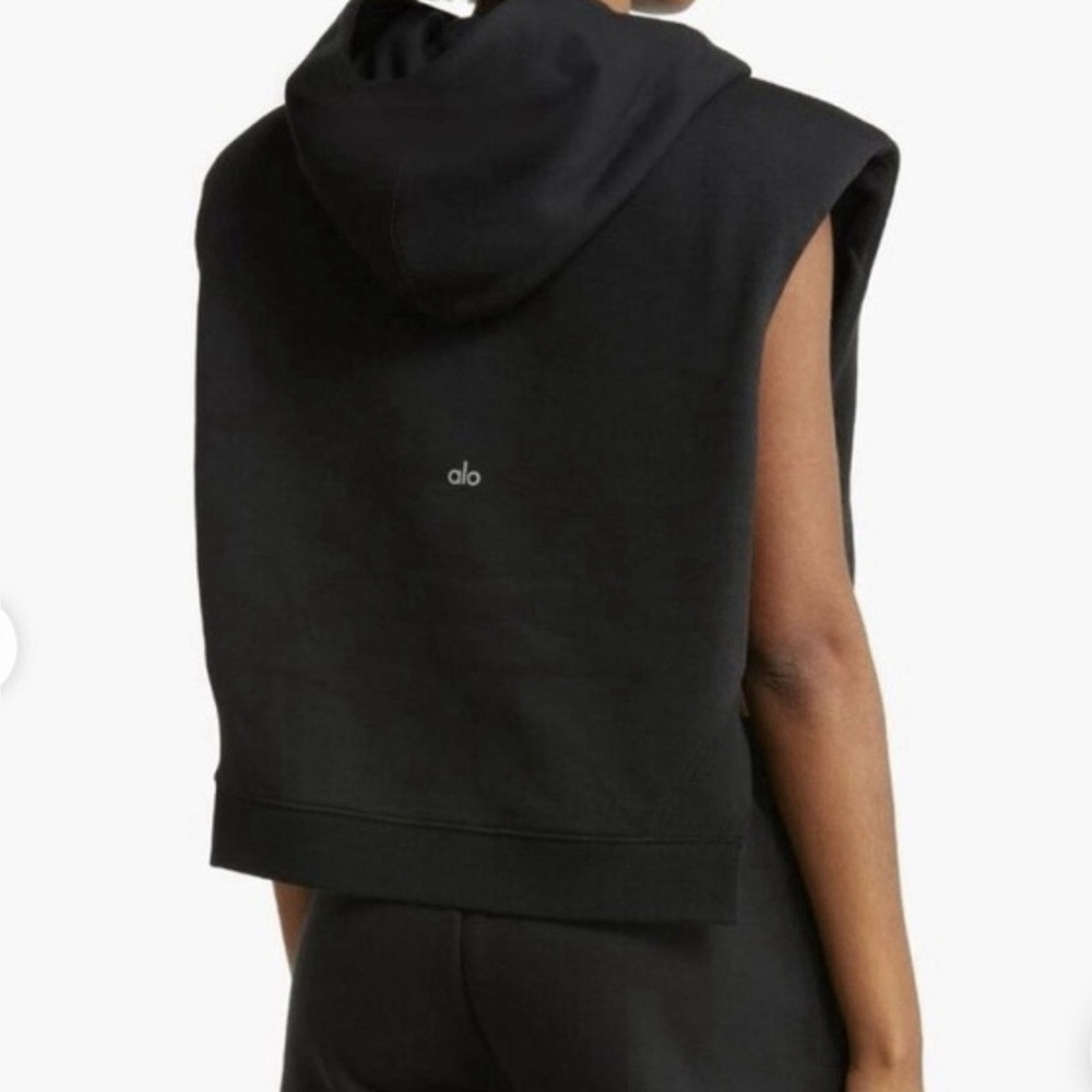 Alo Cropped Headliner Shoulder Pad Sleeveless Hoodie Sweatshirt Vest Size Medium - Picture 12 of 13